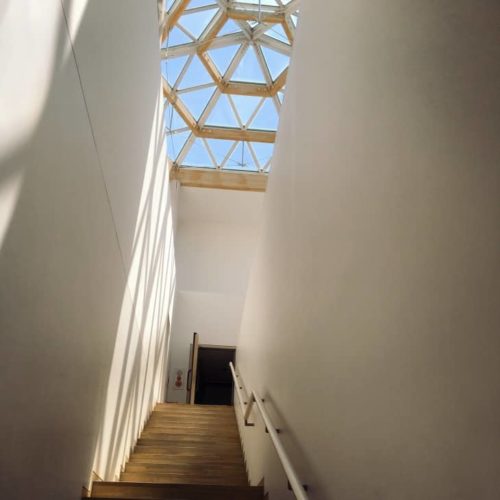 雪の科学館地下から見上げたところ