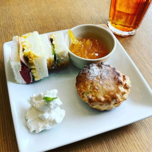京都国立近代美術館カフェのスコーンセット