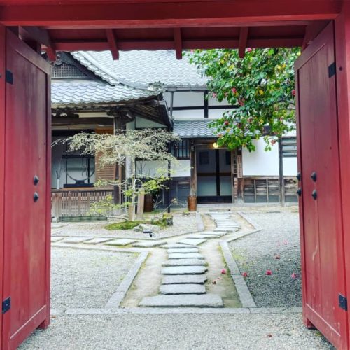 三井寺ながら茶房の入り口