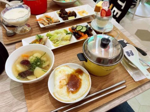 台湾キッチンの鶏肉飯定食