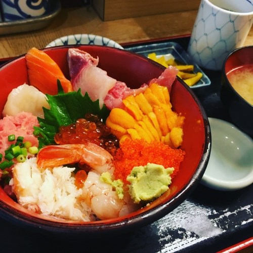 築地の海鮮丼