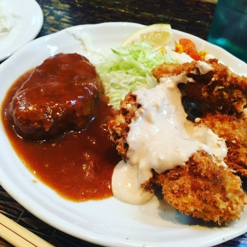 本町亭ハンバーグとカキフライのランチ
