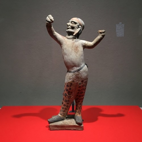 ヒョウ柄パンツの胡人俑