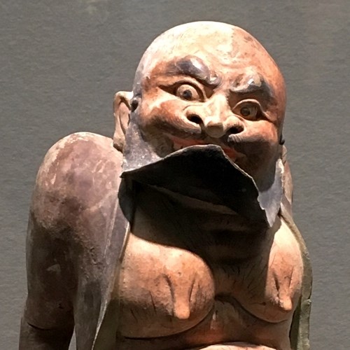 胡人俑の顔のアップ