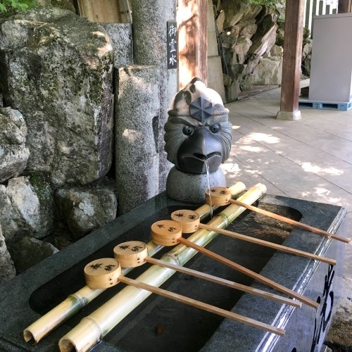 阿賀神社の手水鉢