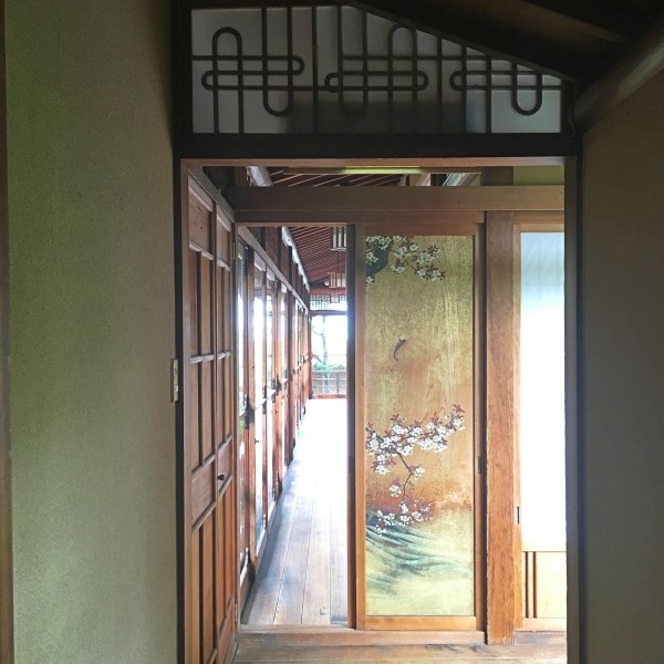 望景亭の廊下の絵が描かれた杉戸