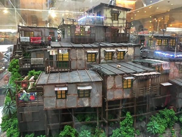 ミニチュア香港展　生活感のある町並み
