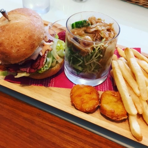 九州国立博物館レストランのハンバーガーセット