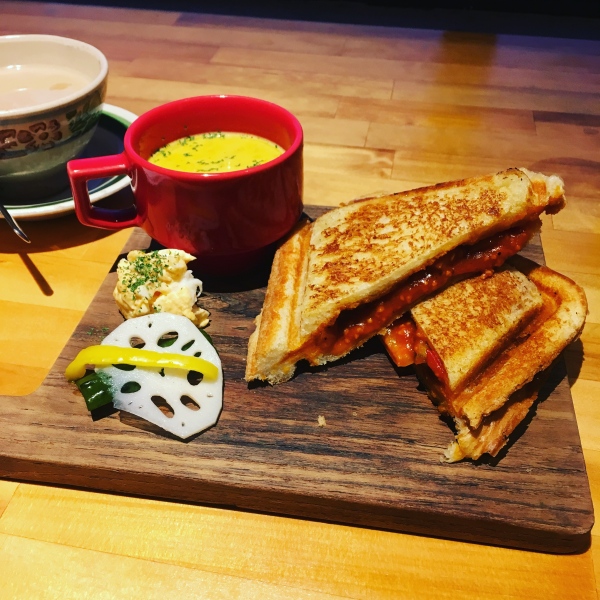 マールカフェのホットサンド